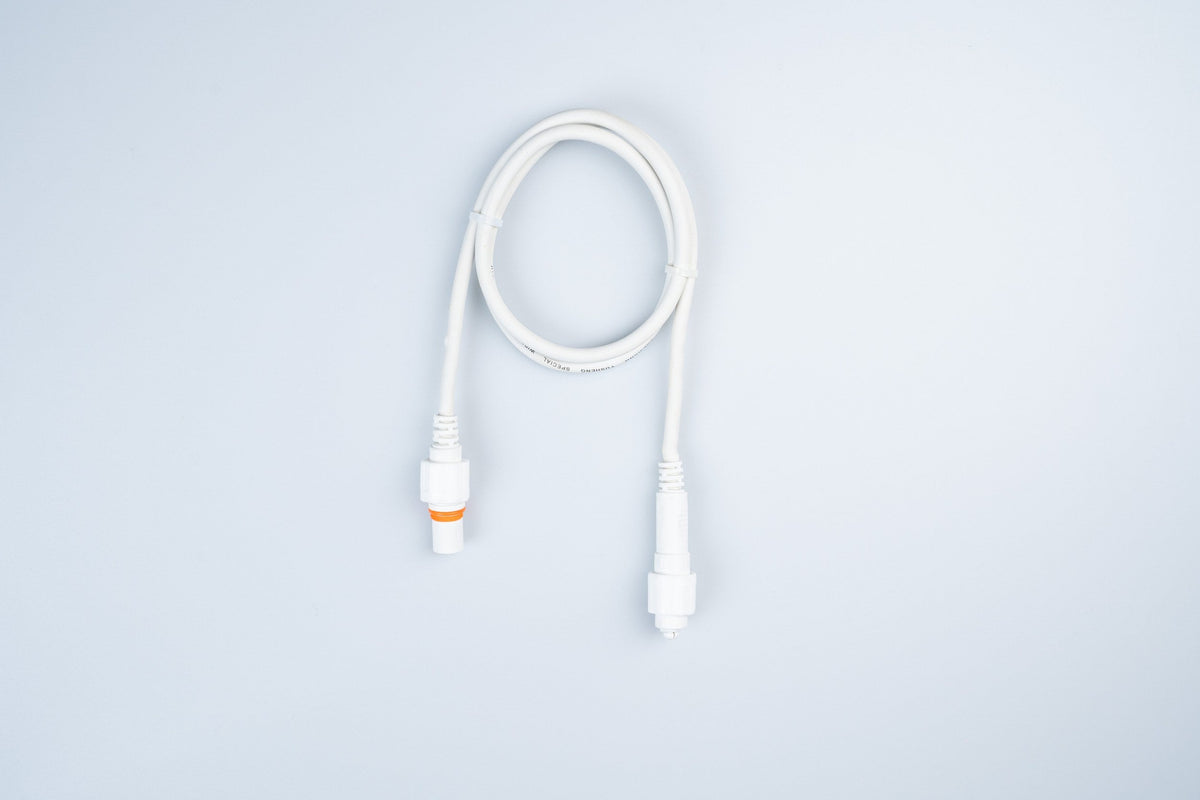 MK Illumination QuickFix® 36 V Verlängerung & T-Verteiler 230-V-Seite – Verlängerung 1 m / Weiß (003-104) – Anwendung / Detail