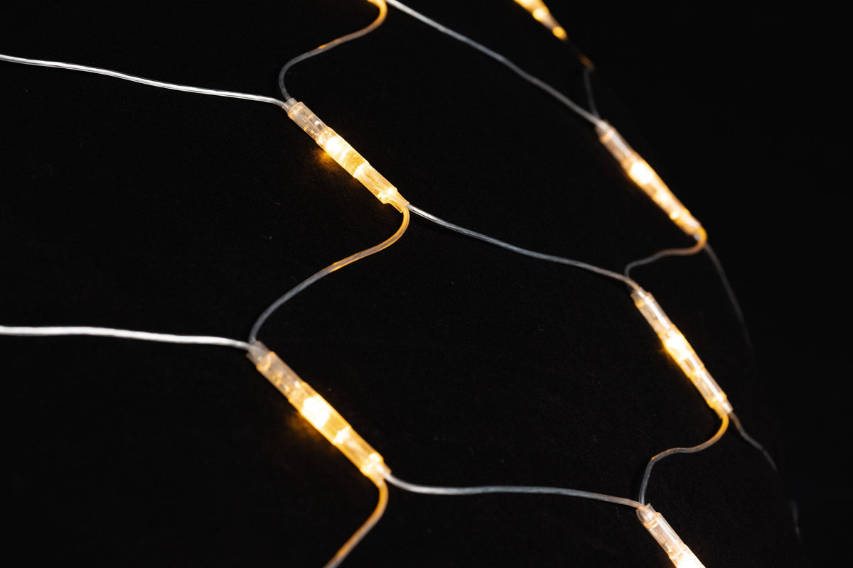 MK Illumination Mesh Lite® 36 V – LED-Lichternetz Niedervolt – 2 × 1 m · 96 LED / Warmweiß / Transparent (029-012) – Anwendung / Detail