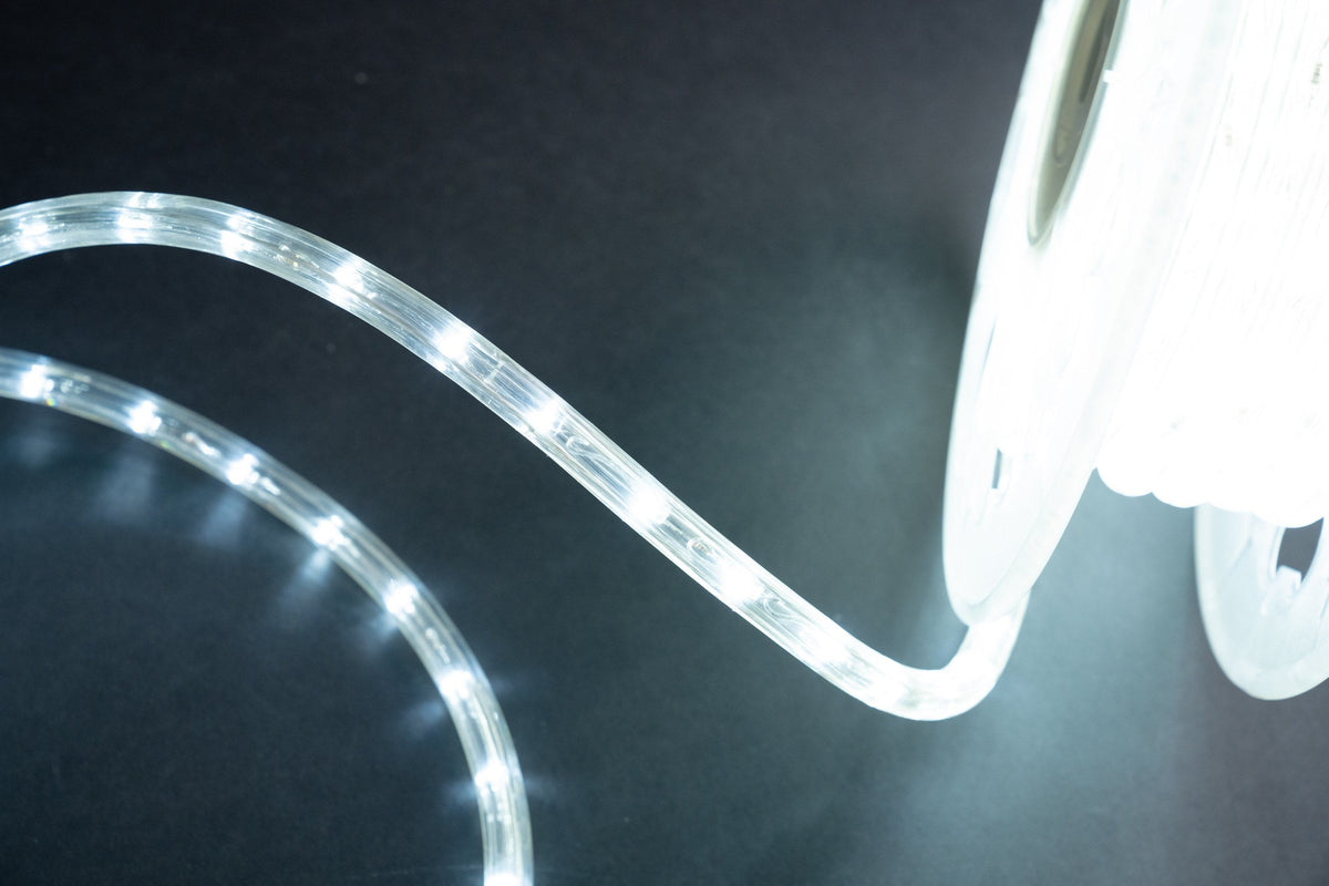 MK Illumination Rope Light QF+ – LED-Lichtschlauch 45 m, Ø 13 mm, 230 V | 6 Farben – 30 LED/m · Brillantweiß (248-201) – Anwendung / Detail