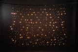 MK Illumination Drape Lite® QF+ – LED-Lichtervorhang 2 m breit | 300 · 600 · 1.200 LED, auch Flashing – Drape Lite® Classic · 1.200 LED · 2 × 6 m · Warmweiß · weißes Kabel (019-334 / 019-431)