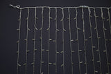 MK Illumination Drape Lite® 36 V – LED-Lichtervorhang Niedervolt 2 m breit – 2 × 3 m · 400 LED (029-067) – Anwendung / Detail