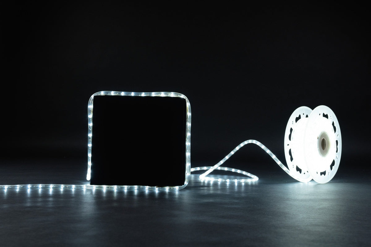 MK Illumination Rope Light QF+ – LED-Lichtschlauch 45 m, Ø 13 mm, 230 V | 6 Farben – 30 LED/m · Brillantweiß (248-201) – Anwendung / Detail