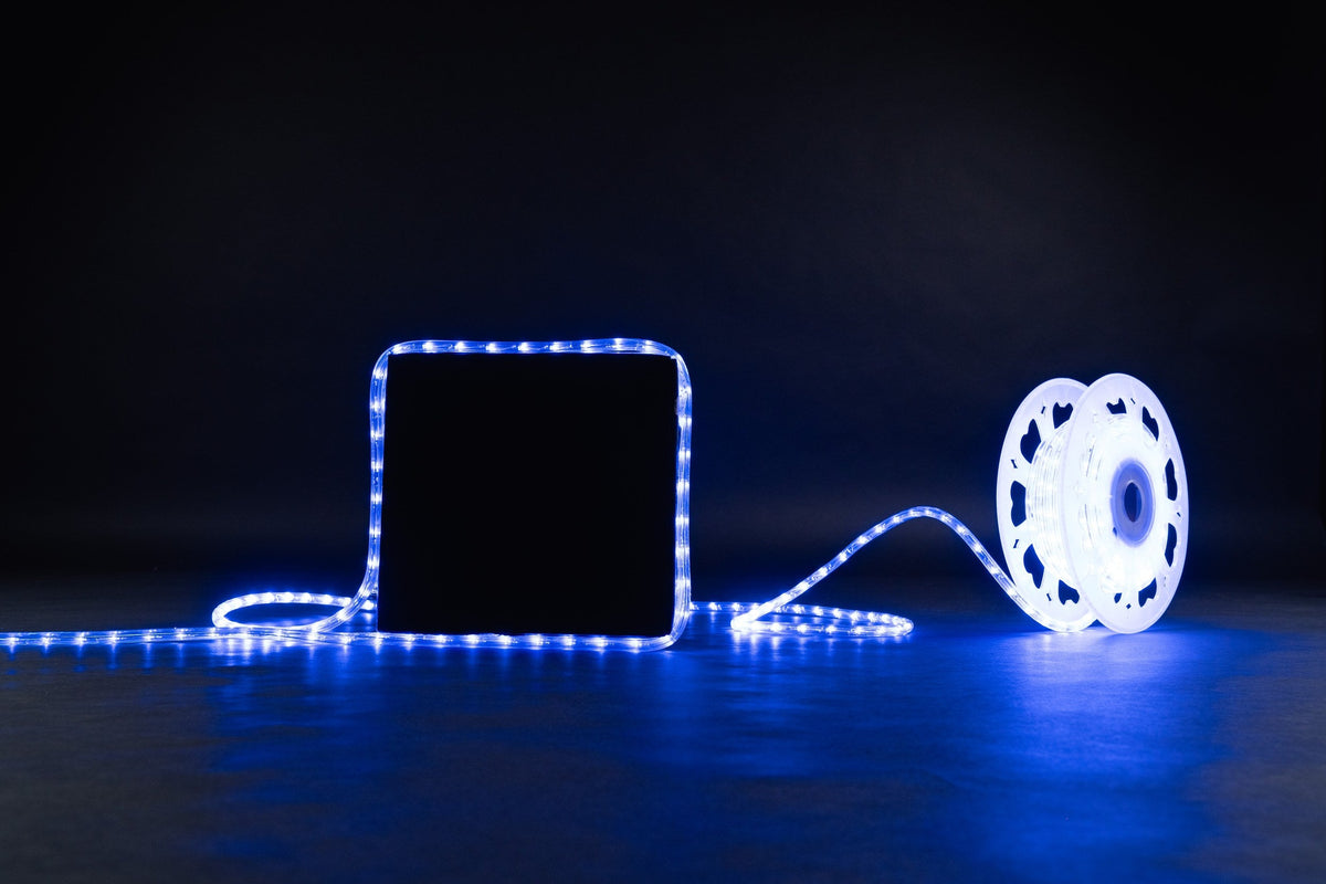 MK Illumination Rope Light QF+ – LED-Lichtschlauch 45 m, Ø 13 mm, 230 V | 6 Farben – 30 LED/m · Blau (248-202) – Anwendung / Detail