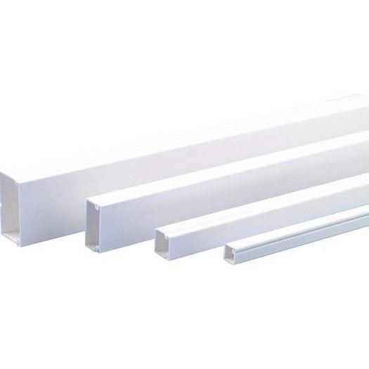 Minikanal 30x30 mm, Unterteil mit Bodenlochung, PVC weiß RAL 9010, Stange 2 m